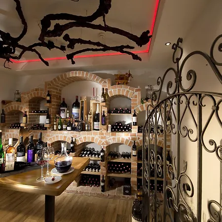 Wiesenegg Szálloda 3*