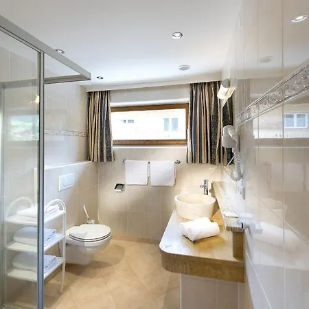 Hotel Wiesenegg 3*